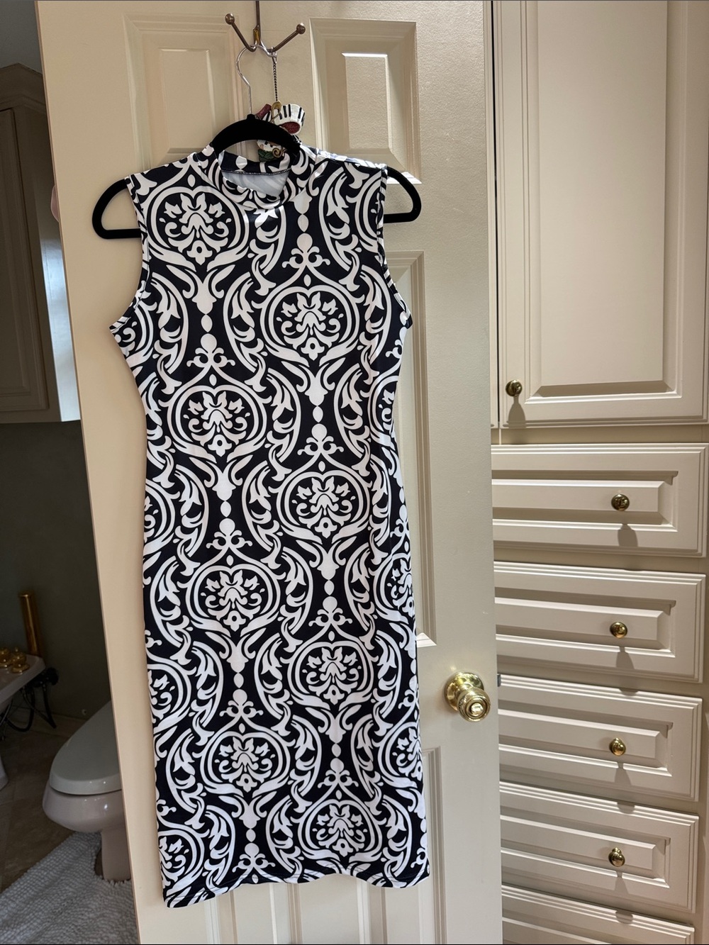 SHEIN Black & White Sleeveless Midi Dress